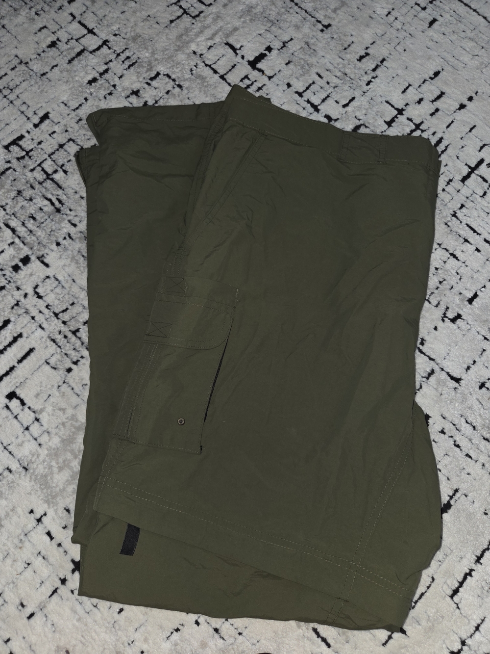 Magellan Outdoors Fish Gear Cargo Pants 2XL Green Pants/Shorts LIke new